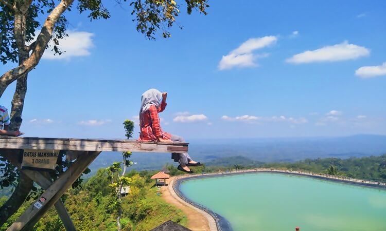 Menjelajah Kabupaten Gunungkidul di Provinsi DIY