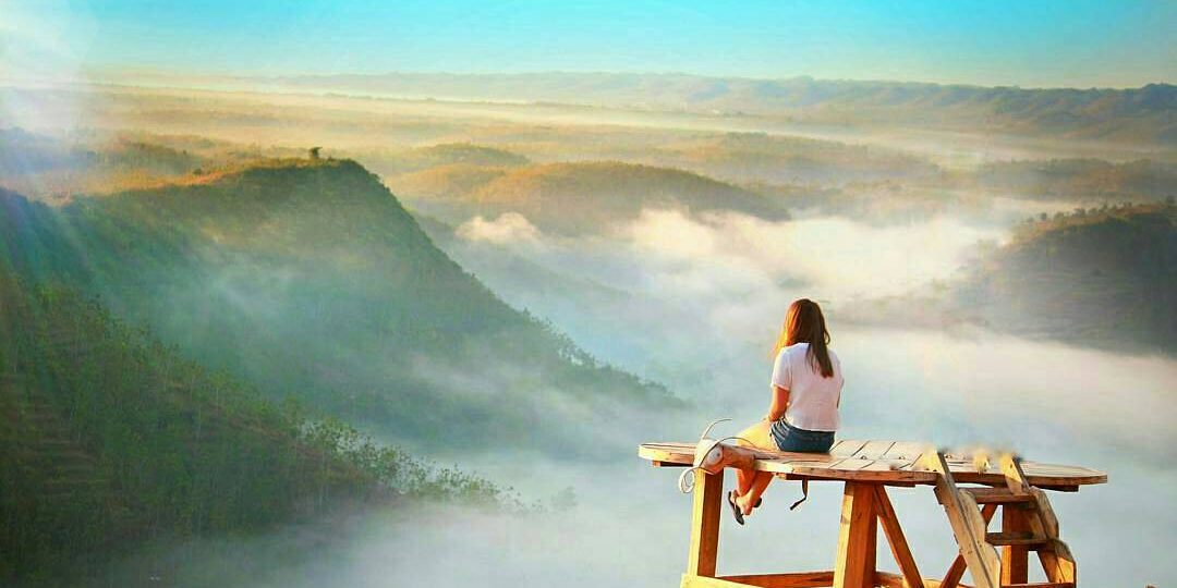 Rasakan Berwisata di Atas Awan dengan Mengunjungi Bukit Panguk Kediwung