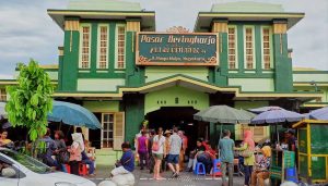 Shopping Santai di Pasar Beringharjo, Pasar Paling Populer di Jogja