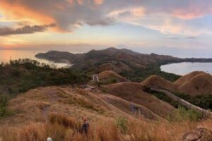 paket wisata labuan bajo dari jogja